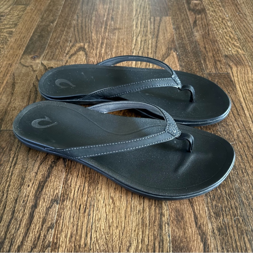 Olukai Women's Ho'opio Leather Flip Flop Sandals - Onyx - Size 9 - EUC